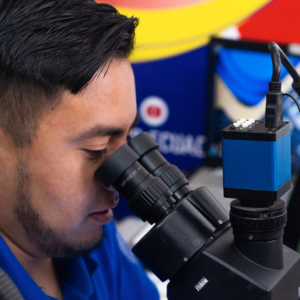 Reparación de Dispositivos Electrónicos (Celulares + Computadoras)